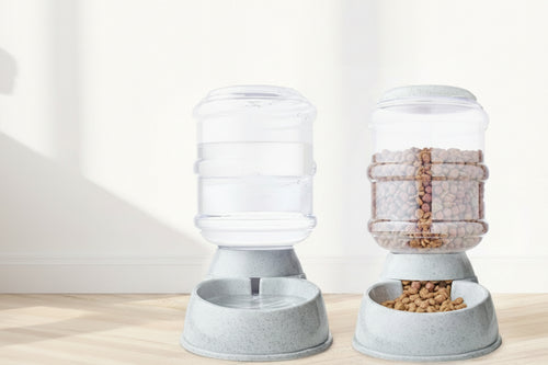 Automatic 1-Gallon Pet Feeder, Easy to Clean, Supports Multiple Pets, Ideal for Cats and Dogs
